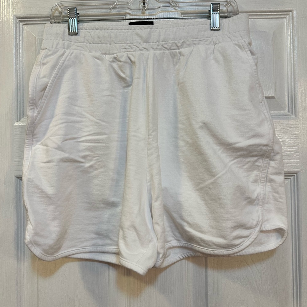 Worn once. Excellent condition. Size XL/2XL.